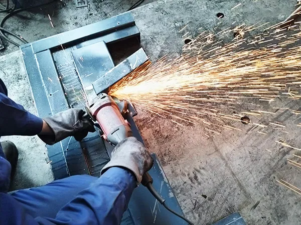 مرحلة اللحام: لحام متقن لتحقيق أقصى مستويات الجودة