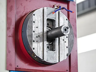 ماكينة الحفر والتفريز CNC من نوع الطاولة: TK6111