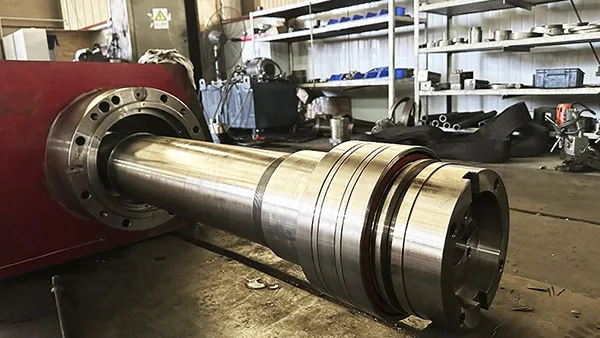 المغزل (عمود الدوران)